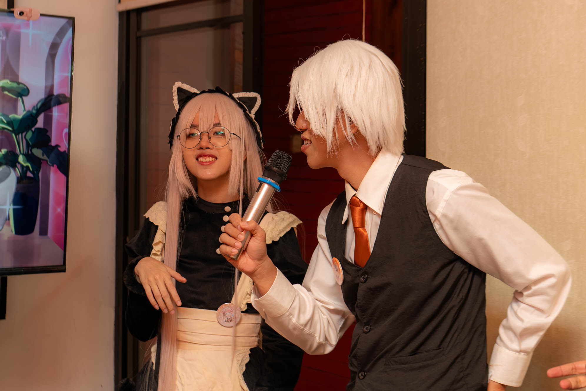 Cosplayer Reynard (Alam) dan Juga Cecilia (efore) Mencoba menyampaikan pesan kepada VTuber